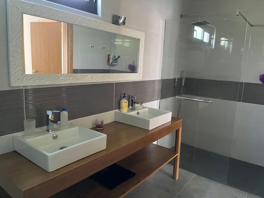 Moradia Com Piscina No Canico المظهر الخارجي الصورة
